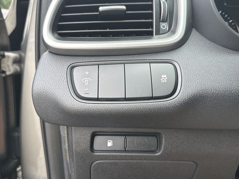 Used 2016 Kia Sorento L FWD image 11