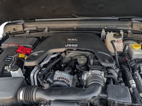 Used 2021 Jeep Wrangler Unlimited Sport image 10