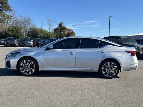 Used 2023 Nissan Altima 2.5 SL image 34