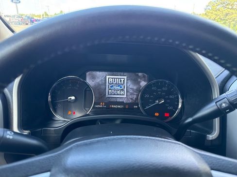 Used 2018 Ford F250 Lariat w/ Lariat Value Package RWD image 20