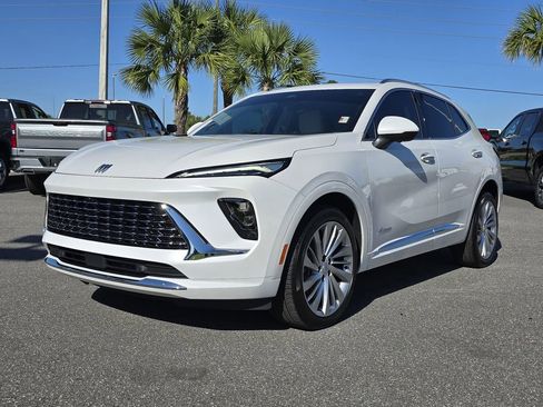 Certified 2025 Buick Envision Avenir image 9