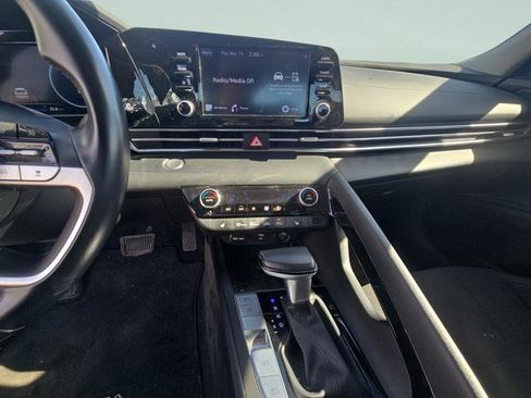 Used 2022 Hyundai Elantra SEL w/ Convenience + Premium Package image 30