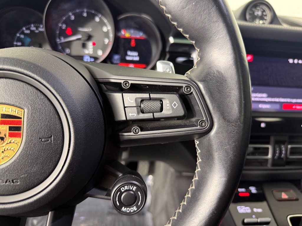 Certified 2023 Porsche Macan Turbo AWD/4WD image 28