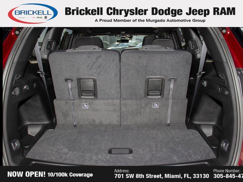 Used 2025 Jeep Grand Cherokee L Laredo RWD image 9