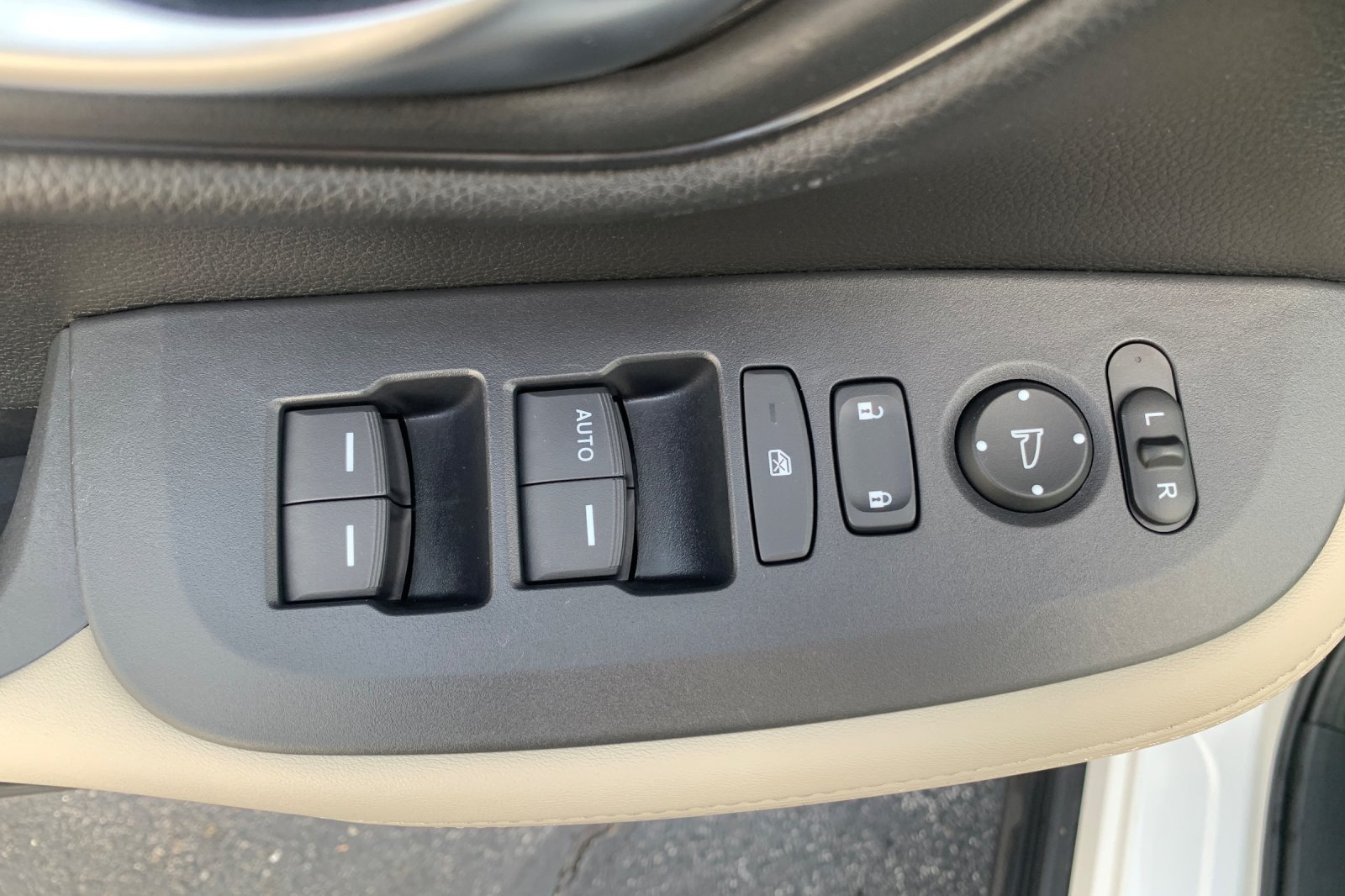 Used 2024 Honda HR-V LX image 14