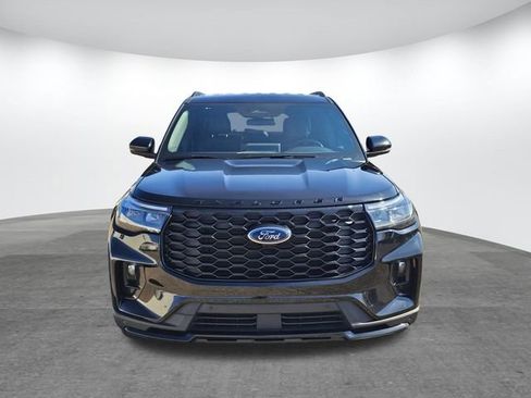 Used 2025 Ford Explorer ST-Line image 2