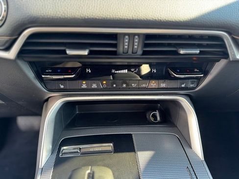 Used 2025 MAZDA CX-90 3.3 Turbo w/ Premium Sport Pkg image 18