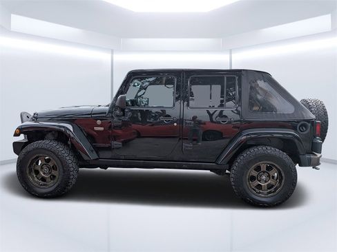 Used 2016 Jeep Wrangler Unlimited Sahara image 6