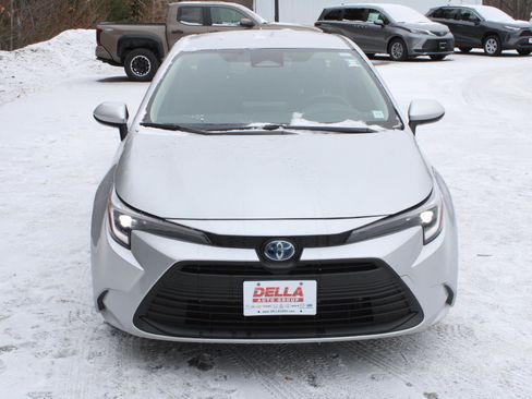 Used 2024 Toyota Corolla LE image 2