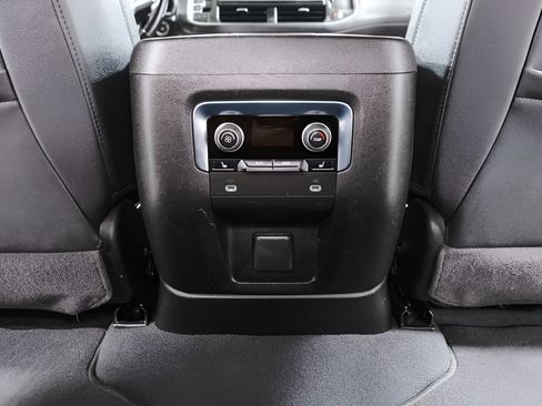 Used 2023 Chevrolet Suburban Premier AWD/4WD image 28