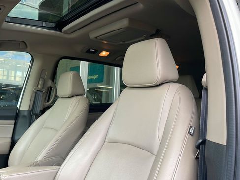 Used 2024 Honda Odyssey Touring image 7