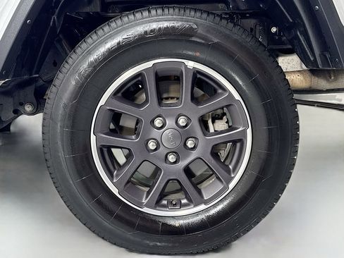 Used 2023 Jeep Gladiator Overland image 11