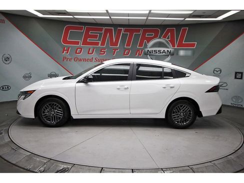 New 2026 Nissan Sentra SV w/ Floor Mat Package image 3