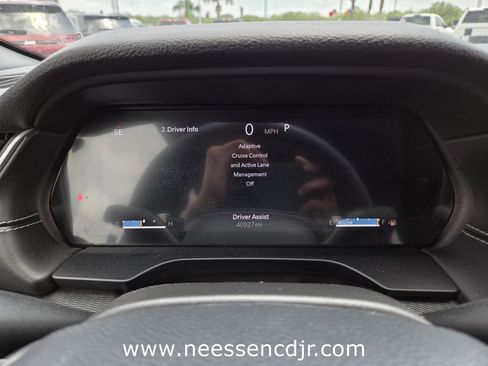 Used 2024 Jeep Grand Cherokee Altitude image 10