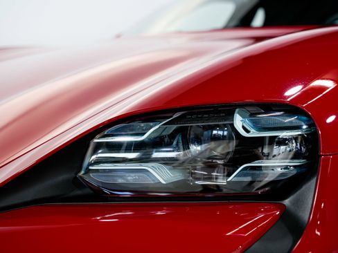 Used 2023 Porsche Taycan GTS image 38