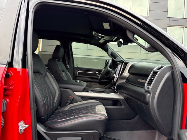 Used 2025 RAM 1500 Big Horn AWD/4WD image 10