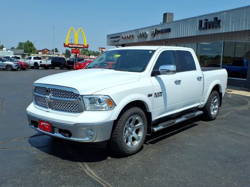 Used 2016 RAM 1500 Laramie w/ Convenience Group AWD/4WD image 8