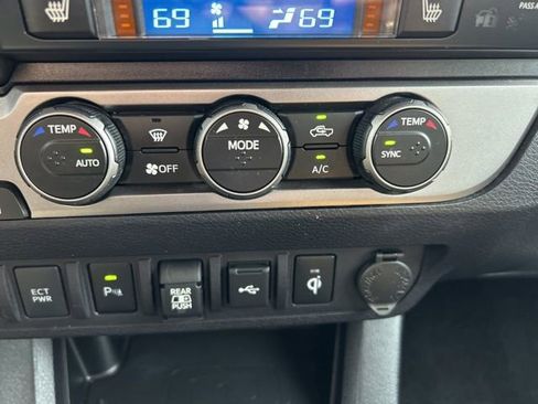 Used 2022 Toyota Tacoma Limited image 19