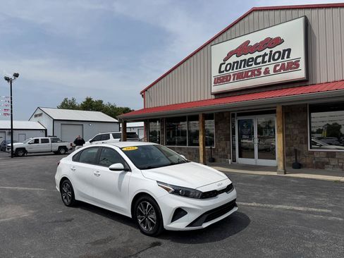 Used 2022 Kia Forte LXS FWD image 1
