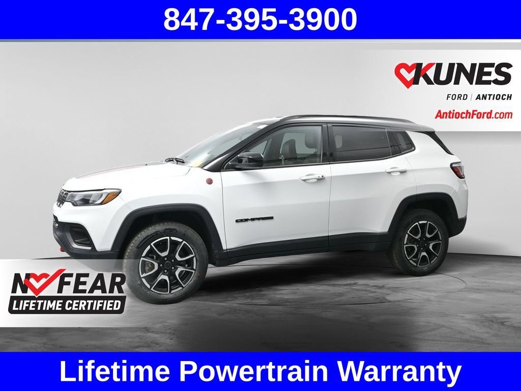 Used 2025 Jeep Compass Trailhawk AWD/4WD image 8