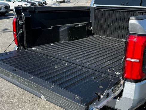 Used 2024 Toyota Tacoma SR5 AWD/4WD image 35