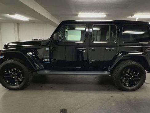 Used 2022 Jeep Wrangler Unlimited Sahara image 5