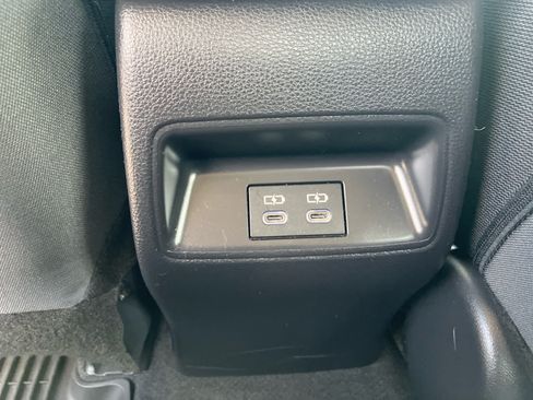 Used 2025 Toyota Corolla LE FWD image 28