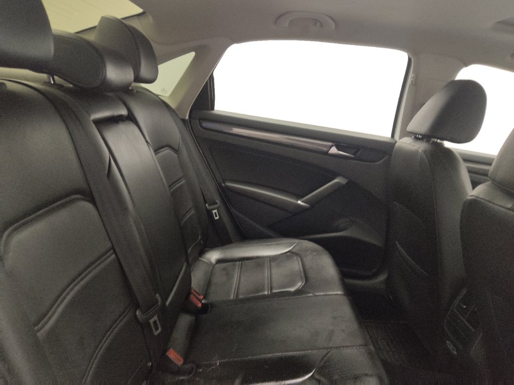 Used 2020 Volkswagen Passat 2.0T R-Line FWD image 19