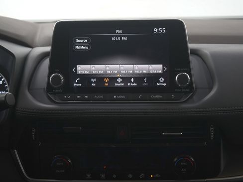 Used 2022 Nissan Rogue SV image 16