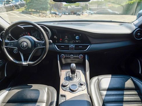 Used 2017 Alfa Romeo Giulia Ti w/ TI Lusso Package image 38