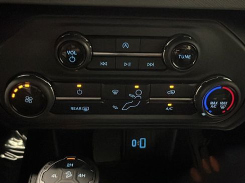 Used 2022 Ford Bronco 2-Door AWD/4WD image 17