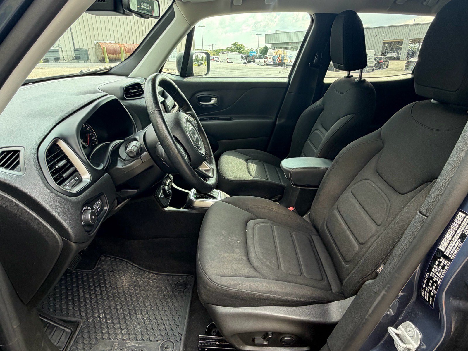 Used 2022 Jeep Renegade Latitude w/ Convenience Group AWD/4WD image 26