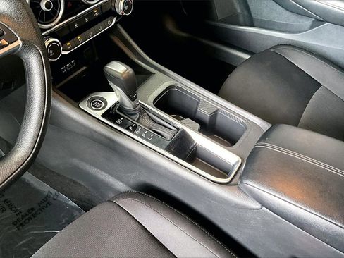 Certified 2024 Nissan Sentra SV image 17