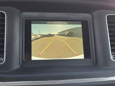 Used 2022 Dodge Charger SXT RWD image 8
