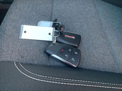 Used 2025 GMC Acadia Elevation image 14