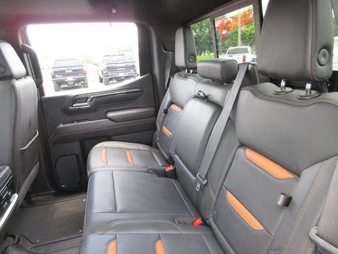 Certified 2022 GMC Sierra 1500 AT4 w/ AT4 Preferred Package AWD/4WD image 25
