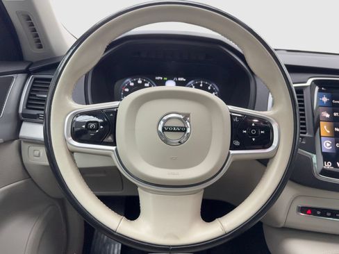 Used 2022 Volvo XC90 T5 Momentum w/ Climate Package FWD image 19