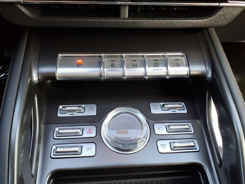 New 2026 Lincoln Nautilus Reserve AWD/4WD image 19