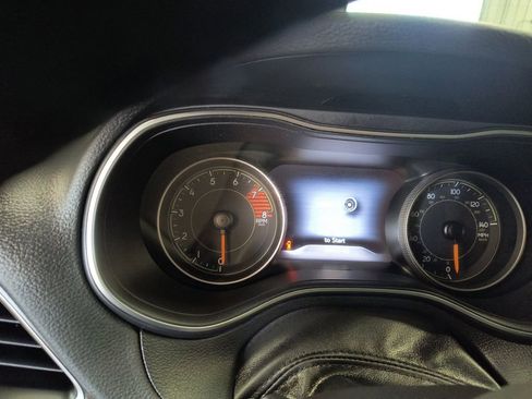 Used 2020 Jeep Cherokee Trailhawk AWD/4WD image 14