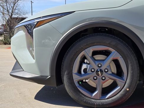 New 2026 Kia K4 LXS image 15