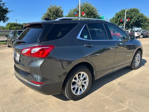 Used 2018 Chevrolet Equinox LT w/ Sun & Infotainment Package FWD image 9