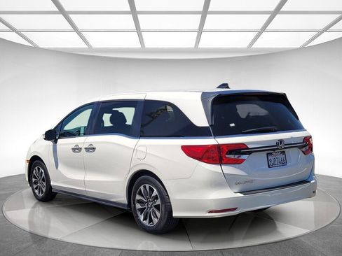 Certified 2024 Honda Odyssey EX-L image 6
