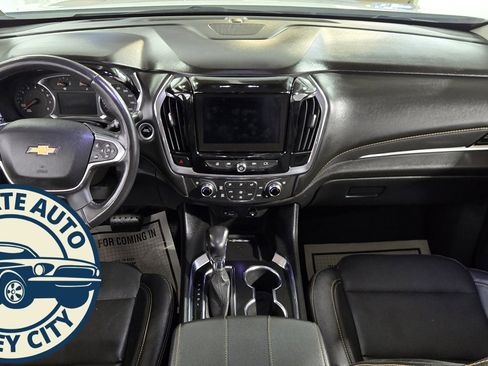 Used 2021 Chevrolet Traverse Premier image 29