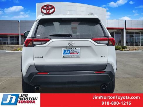 Used 2024 Toyota RAV4 XLE image 6