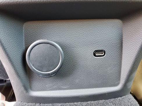 Certified 2022 Cadillac CT5 Luxury w/ Sun And Sound Package image 43
