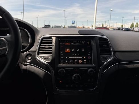 Used 2017 Jeep Grand Cherokee Trailhawk AWD/4WD image 18