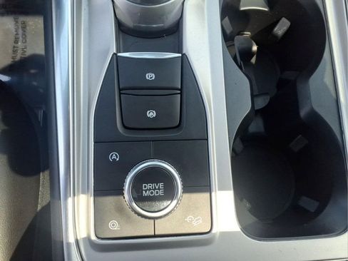 Used 2022 Ford Explorer XLT AWD/4WD image 22