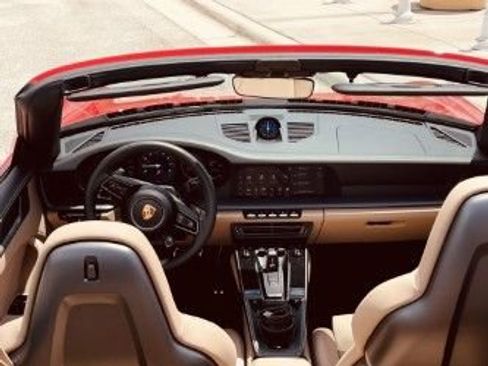 Used 2022 Porsche 911 Carrera RWD image 16