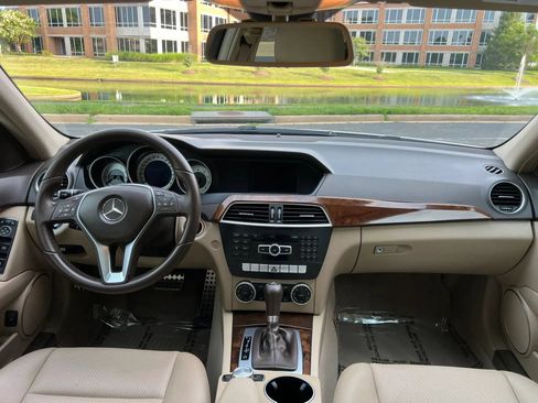 Used 2014 Mercedes-Benz C 250 Sedan image 20