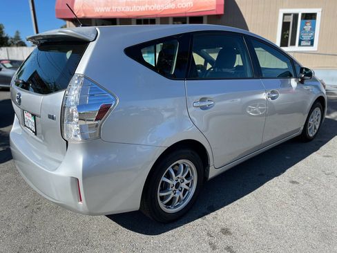 Used 2012 Toyota Prius V Three FWD image 8